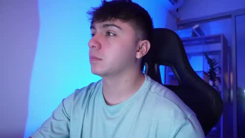 Snapshot of aron__cooper chatting on 06-17-26, 02:29 aron__cooper online show from 06-17-26, 02:29