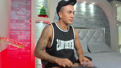 ARON BOLT online show from 12-27-24, 01:39