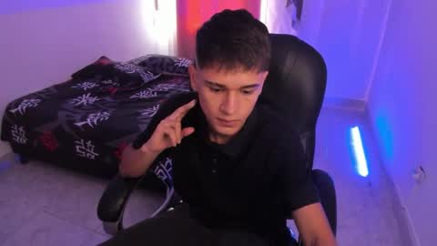 Aaron online show from 12-02-25, 07:42