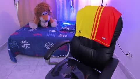 Aaron online show from 04-10-26, 09:52