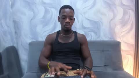 Snapshot of aron_clark chatting on 03-21-26, 01:05 A R O N online show from 03-21-26, 01:05