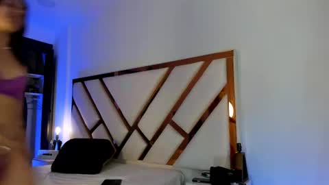 Snapshot of aron_cruz12 chatting on 06-11-26, 01:20 Aron cruz online show from 06-11-26, 01:20