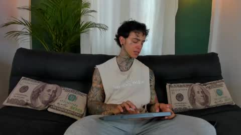 Snapshot of aron_ford chatting on 04-24-26, 08:00 Aron ford online show from 04-24-26, 08:00