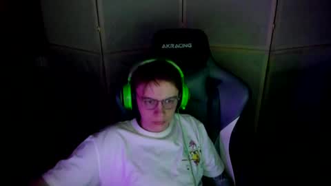 Snapshot of aron_neall chatting on 02-28-25, 05:15 biggest penis online show from 02-28-25, 05:15