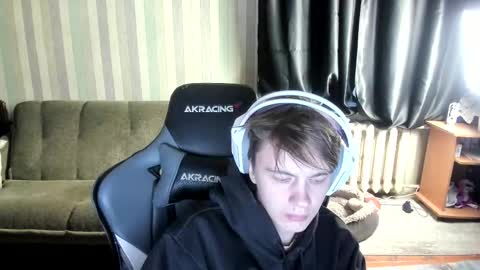 Snapshot of aron_neall chatting on 11-18-25, 07:57 biggest penis online show from 11-18-25, 07:57