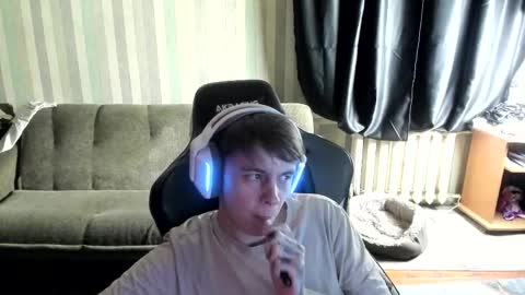 Snapshot of aron_neall chatting on 12-16-25, 07:13 biggest penis online show from 12-16-25, 07:13