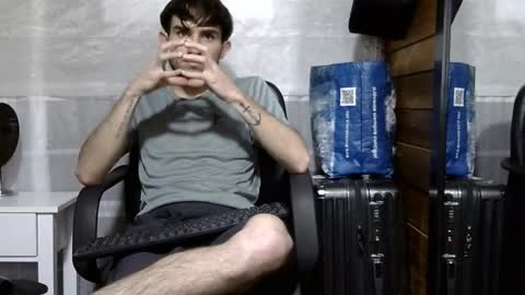 Aron G Franco online show from 10-31-25, 03:40