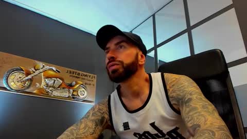 Snapshot of arongrant chatting on 02-17-26, 10:45 AronGrant online show from 02-17-26, 10:45