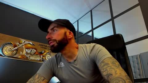 Snapshot of arongrant chatting on 02-21-26, 10:05 AronGrant online show from 02-21-26, 10:05