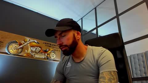 Snapshot of arongrant chatting on 02-22-26, 10:14 AronGrant online show from 02-22-26, 10:14