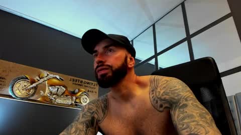 Snapshot of arongrant chatting on 05-04-26, 08:43 AronGrant online show from 05-04-26, 08:43