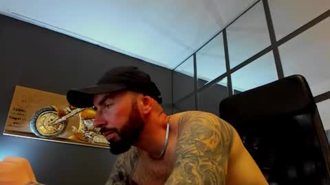 Snapshot of arongrant chatting on 05-16-26, 09:28 AronGrant online show from 05-16-26, 09:28