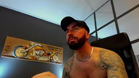 Snapshot of arongrant chatting on 05-16-26, 10:36 AronGrant online show from 05-16-26, 10:36