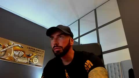 Snapshot of arongrant chatting on 07-11-26, 10:29 AronGrant online show from 07-11-26, 10:29