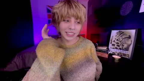 Snapshot of aronn_44 chatting on 06-24-26, 04:33 Aaron online show from 06-24-26, 04:33