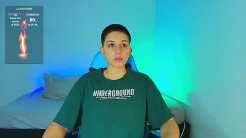 Snapshot of arontroy_wi chatting on 01-17-25, 11:17 noah and ivy online show from 01-17-25, 11:17