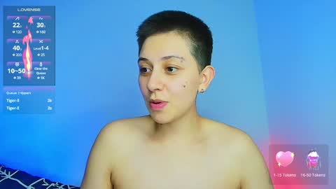 Snapshot of arontroy_wi chatting on 01-27-25, 12:12 noah and ivy online show from 01-27-25, 12:12