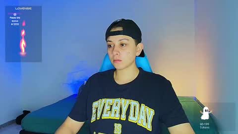 Snapshot of arontroy_wi chatting on 02-15-25, 12:22 noah and ivy online show from 02-15-25, 12:22