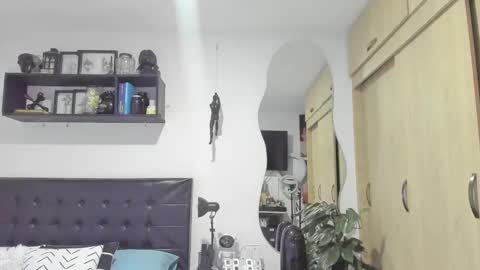 ARON  Independent model  online show from 09-16-25, 01:50