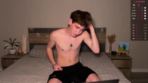 Snapshot of aronyou_win chatting on 11-01-25, 04:09 Aron and Phil solo online show from 11-01-25, 04:09