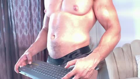   online show from 04-12-26, 08:36