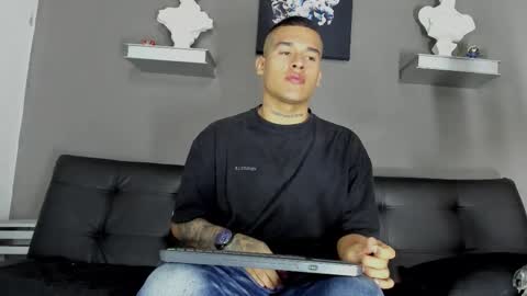 AROON HOT online show from 02-03-26, 11:59