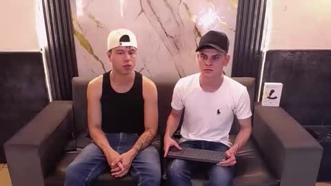 Aroon   online show from 03-24-26, 04:06