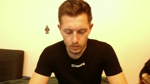 Snapshot of arromwilliam90 chatting on 01-26-25, 01:04 arromwilliam90 online show from 01-26-25, 01:04