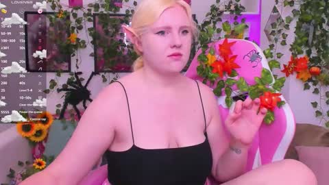 Lea online show from 10-22-25, 02:34