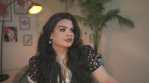 Chloe  online show from 12-15-25, 04:50