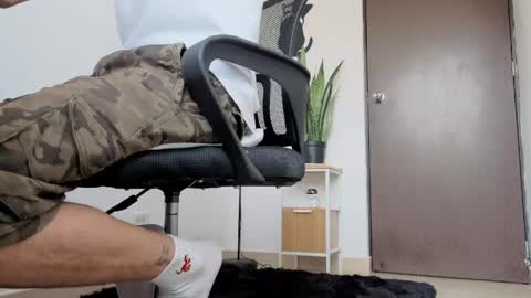 Snapshot of arteemiis chatting on 05-13-26, 03:42 online show from 05-13-26, 03:42