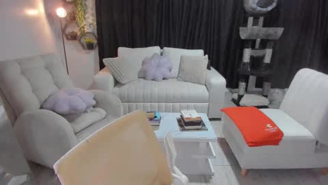 FENIX online show from 10-30-25, 02:02