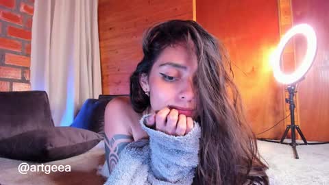 Linda  independent model artgeea online show from 12-12-24, 11:47