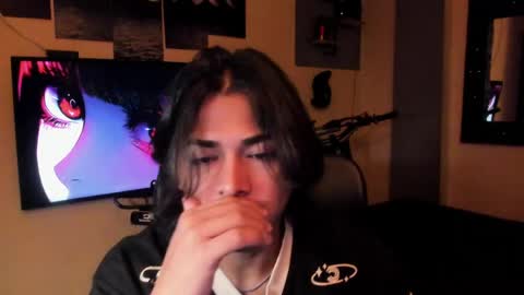 Snapshot of arthur_hunter chatting on 05-18-26, 01:35 I AM HERE online show from 05-18-26, 01:35