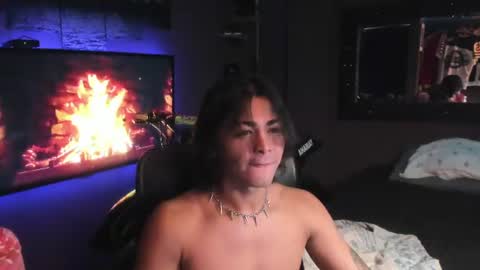 Snapshot of arthur_hunter chatting on 07-03-26, 02:07 I AM HERE online show from 07-03-26, 02:07