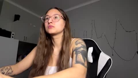 Mia  online show from 03-18-26, 03:59