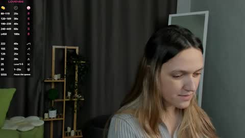Sara online show from 10-14-25, 07:47