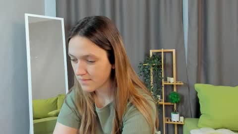 Sara online show from 10-18-25, 07:03
