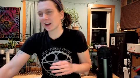 Artie Paints online show from 12-21-24, 02:30