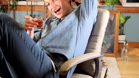 Artie Paints online show from 03-08-25, 11:18