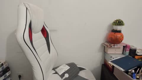 MIA online show from 02-17-25, 10:47