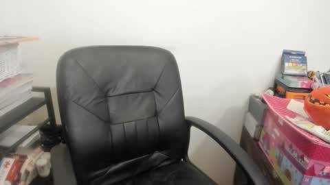 Snapshot of artsyandcraftsy_ chatting on 03-02-26, 10:16 MIA online show from 03-02-26, 10:16