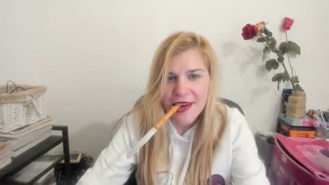 Snapshot of artsyandcraftsy_ chatting on 03-09-26, 11:09 MIA online show from 03-09-26, 11:09