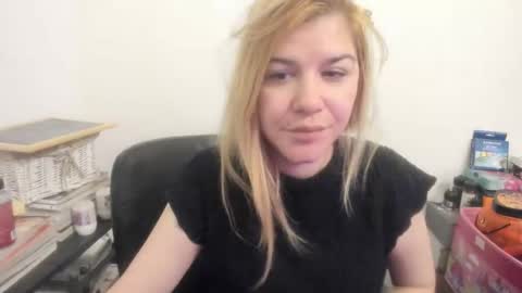 Snapshot of artsyandcraftsy_ chatting on 03-16-26, 10:08 MIA online show from 03-16-26, 10:08