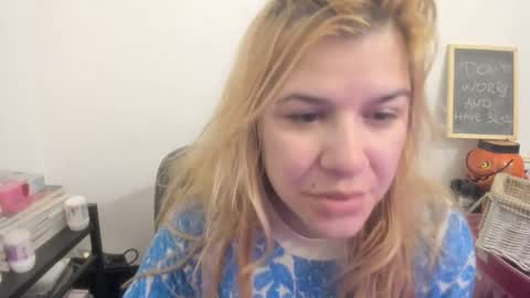 Snapshot of artsyandcraftsy_ chatting on 03-20-26, 10:09 MIA online show from 03-20-26, 10:09