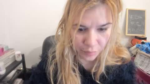 Snapshot of artsyandcraftsy_ chatting on 03-21-26, 09:36 MIA online show from 03-21-26, 09:36