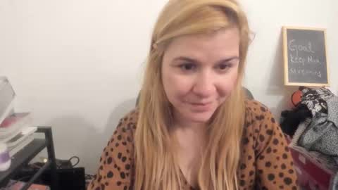 Snapshot of artsyandcraftsy_ chatting on 03-21-26, 09:40 MIA online show from 03-21-26, 09:40