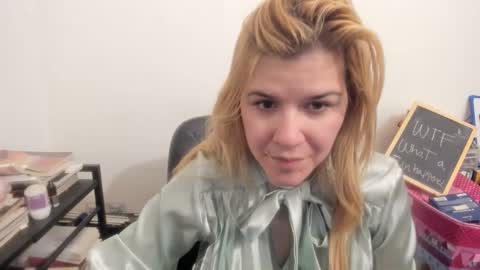 Snapshot of artsyandcraftsy_ chatting on 03-26-26, 11:16 MIA online show from 03-26-26, 11:16