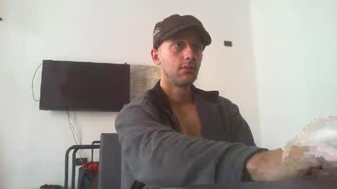 Snapshot of artur833 chatting on 10-26-25, 09:37 artur833 online show from 10-26-25, 09:37