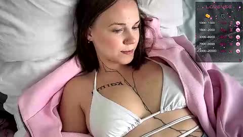 Arya brunett and Cassie blond online show from 11-07-25, 05:18